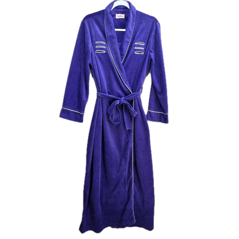 Vintage Evelyn Pearson‎ Velour Robe 70s Satin Trim Purple Union Made USA
